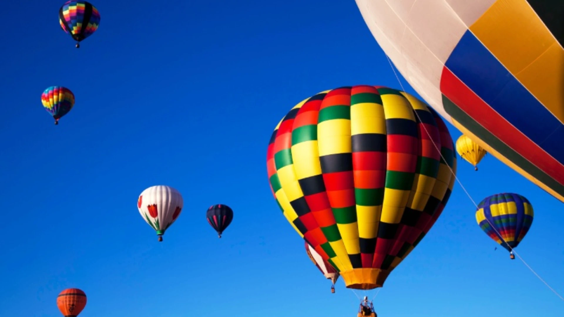 Hot Air Balloon in Manali image 2