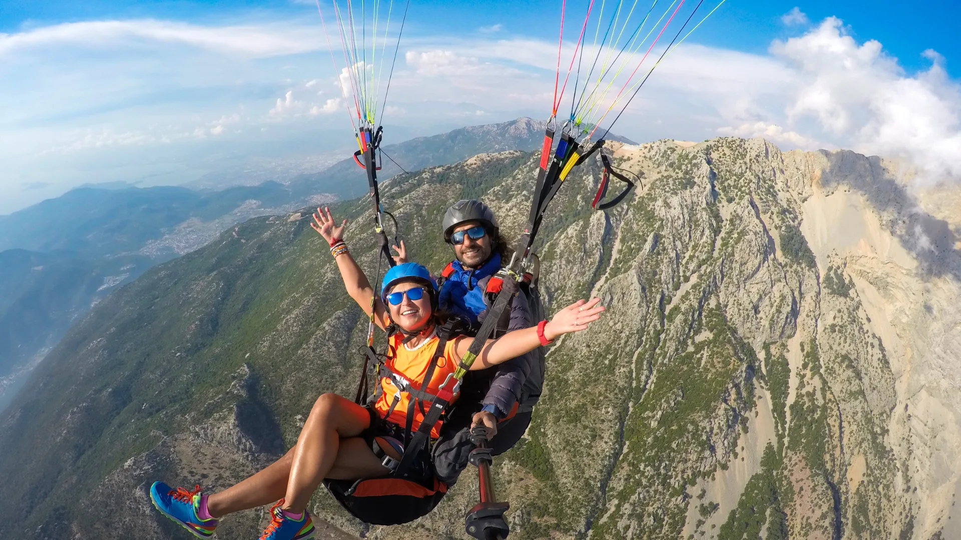 Paragliding in kashmir image 3