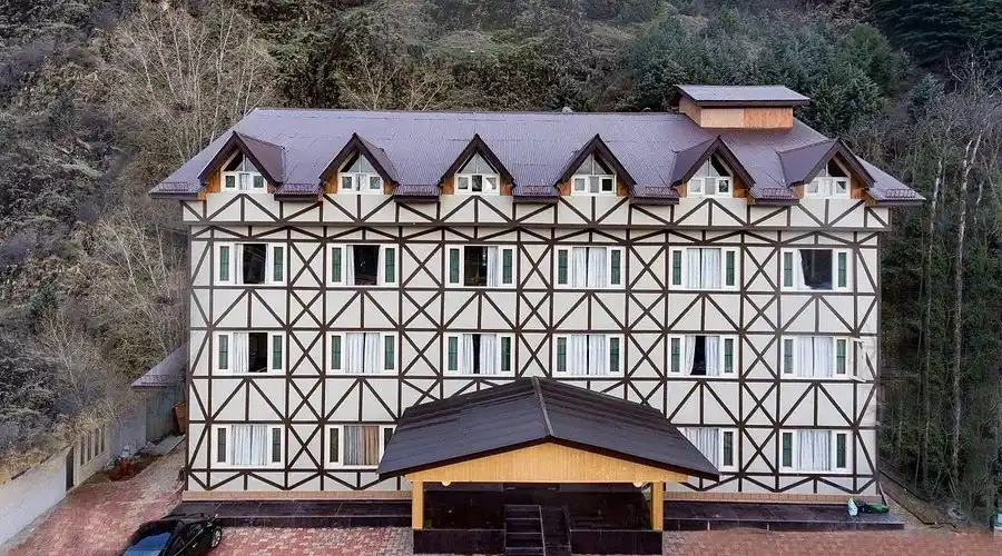 Hotel Sahara Grand Hills Srinagar A